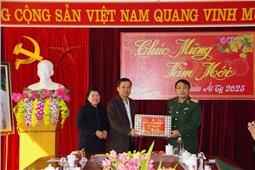Quân khu thăm, chúc tết và tặng quà các đơn vị trên địa bàn tỉnh Bắc Kạn